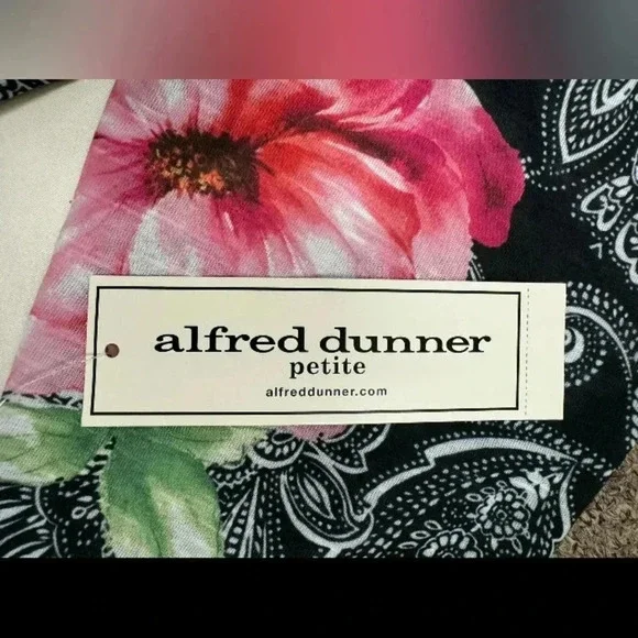 Alfred Dunner NWT Floral Quarter Sleeve  Top Pink/Black/Green/White Size PM - Picture 7 of 10